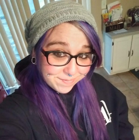 Meet your Posher, Kenzie - Picture 1 of 1